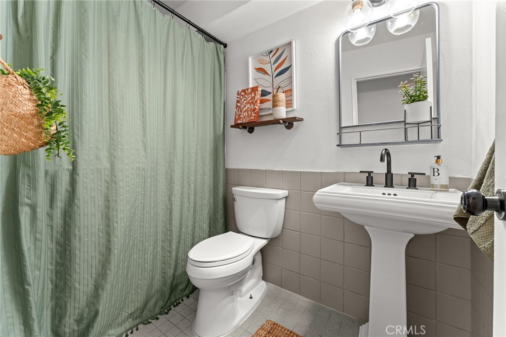 3502 White Oak Drive