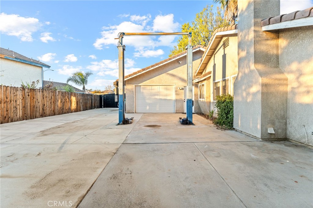 3502 White Oak Drive