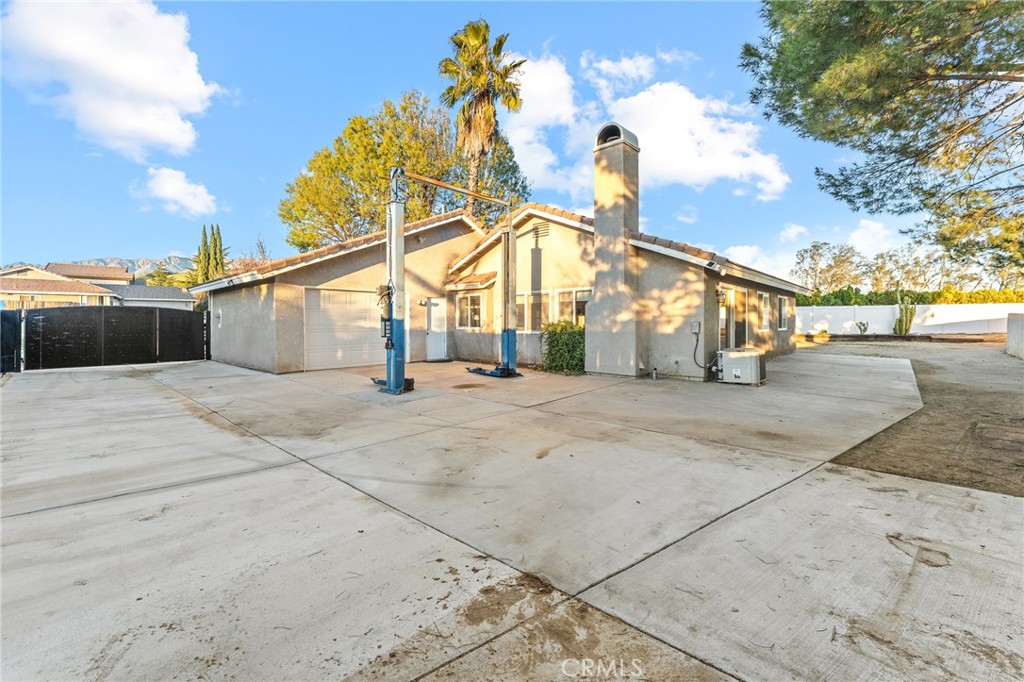 3502 White Oak Drive