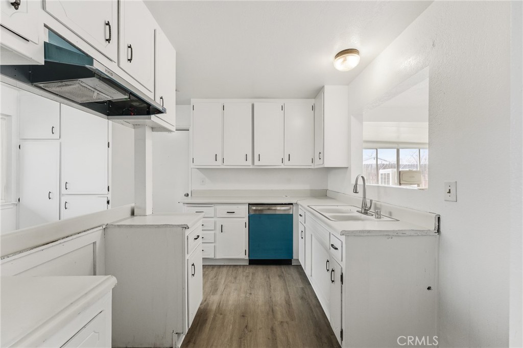 10312 Hawthorne Avenue