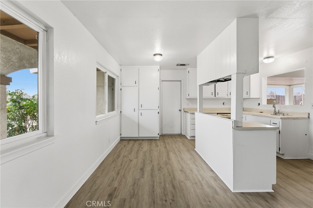 10312 Hawthorne Avenue