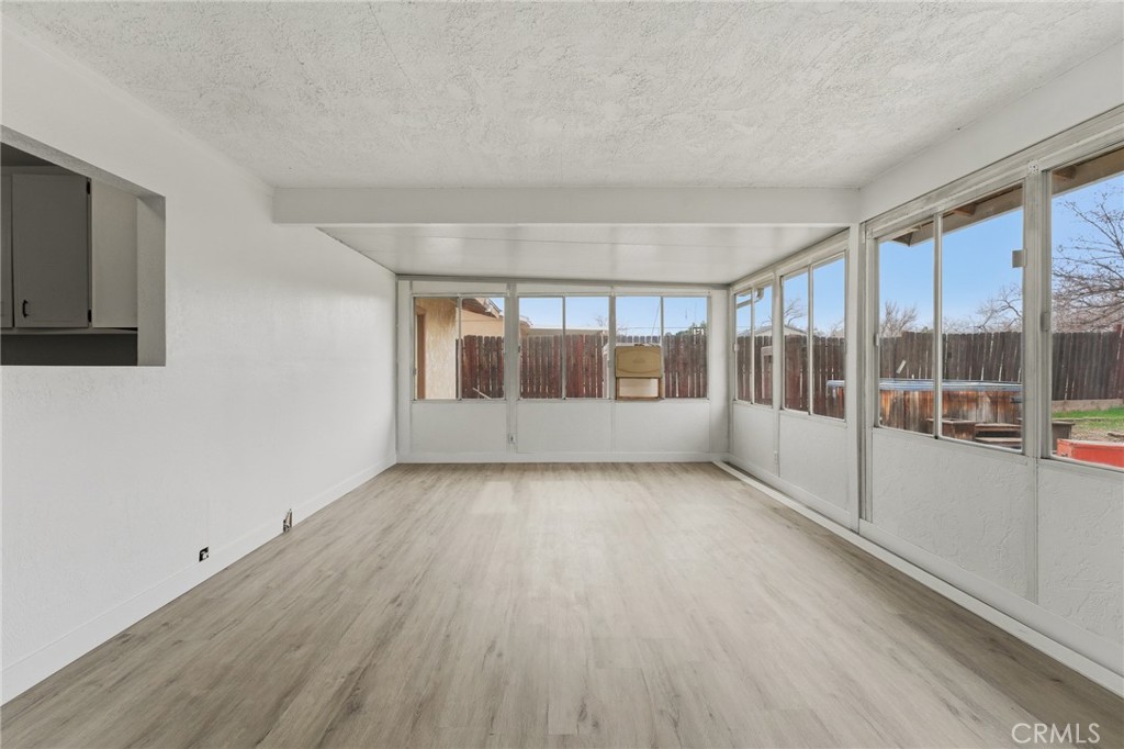 10312 Hawthorne Avenue