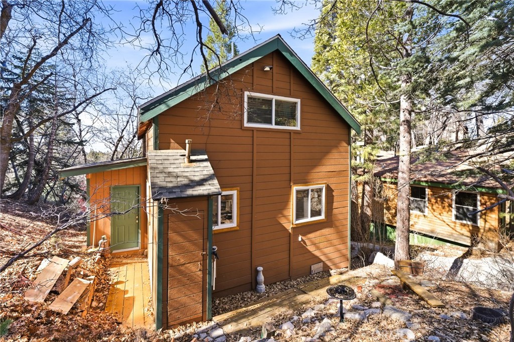 33435 Falling Leaf Drive