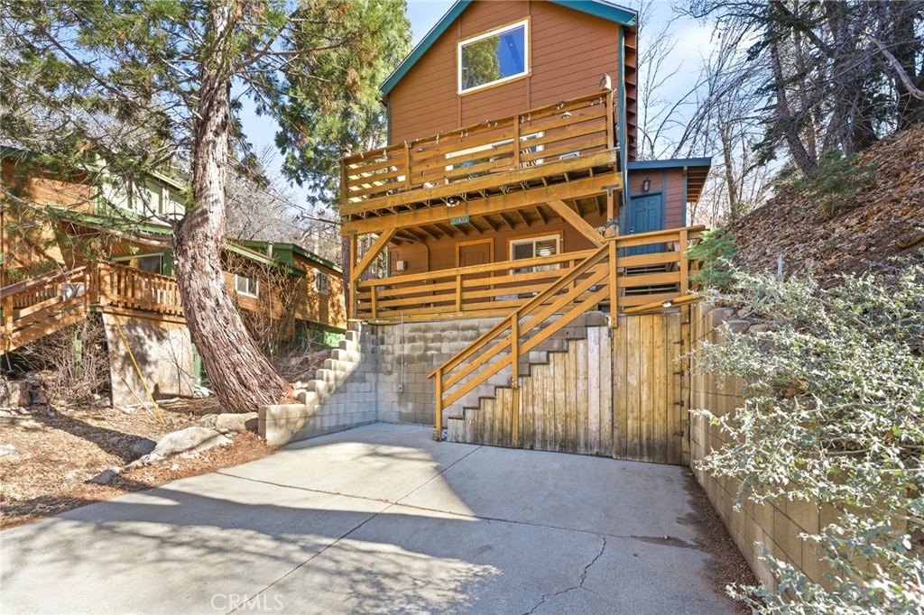 33435 Falling Leaf Drive