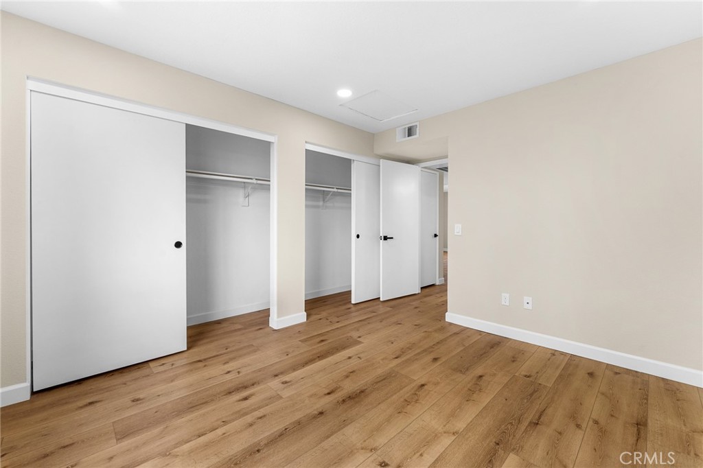 2588 Avenida Del Vista J202