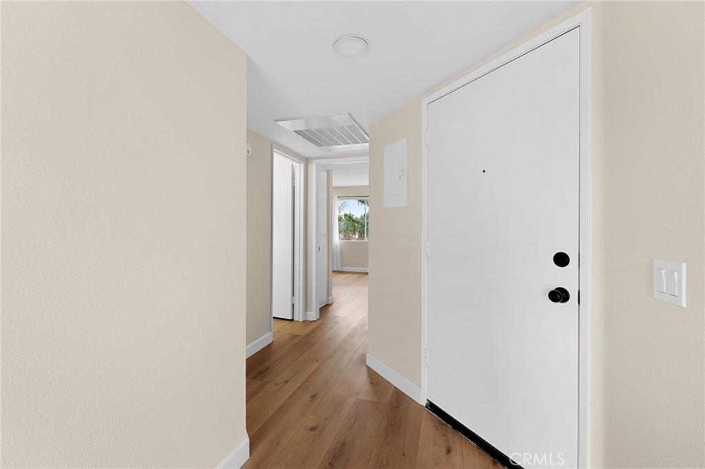 2588 Avenida Del Vista J202