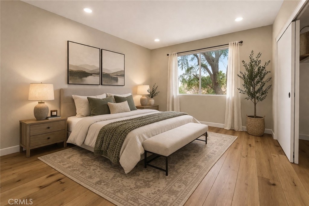 2588 Avenida Del Vista J202
