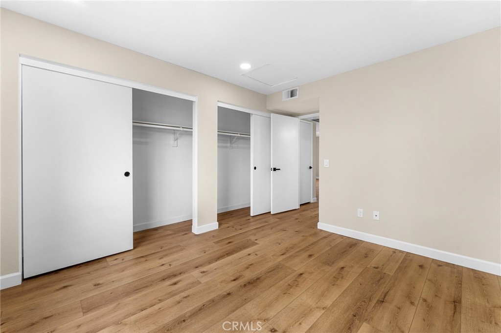 2588 Avenida Del Vista J202