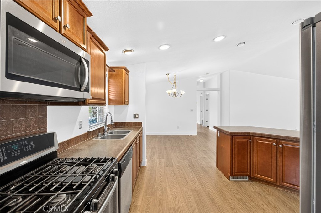 1925 E La Veta Avenue 50