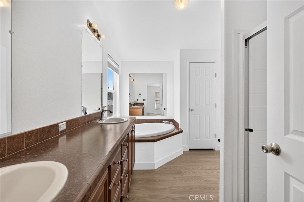 1925 E La Veta Avenue 50