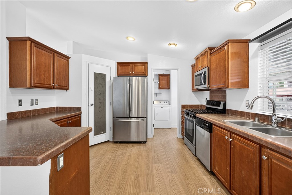 1925 E La Veta Avenue 50