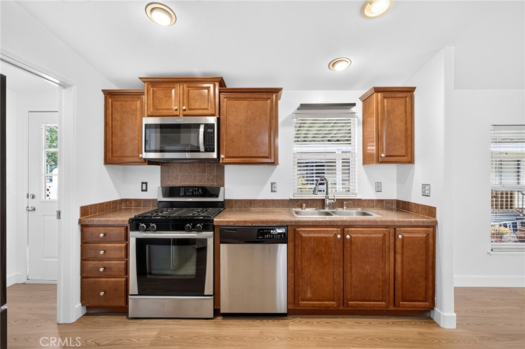1925 E La Veta Avenue 50