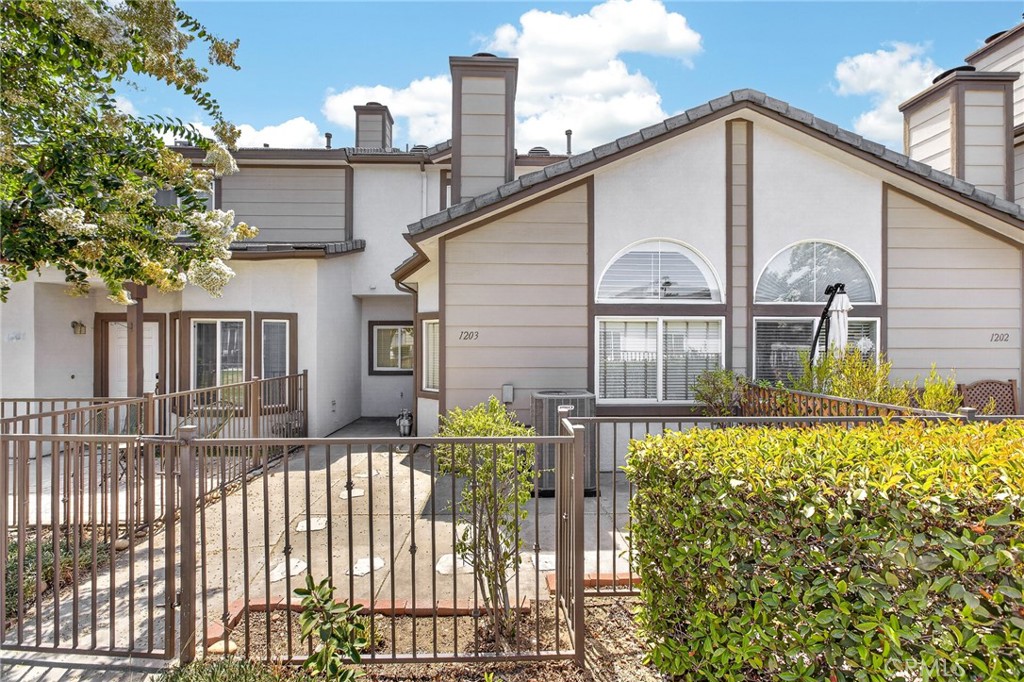 1555 Orange Avenue 1203