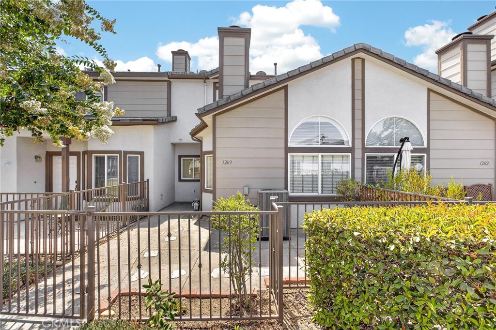 1555 Orange Avenue 1203