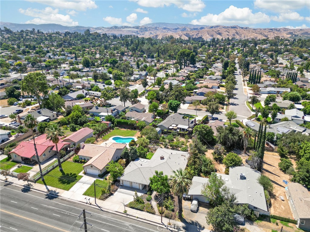302 S San Mateo Street