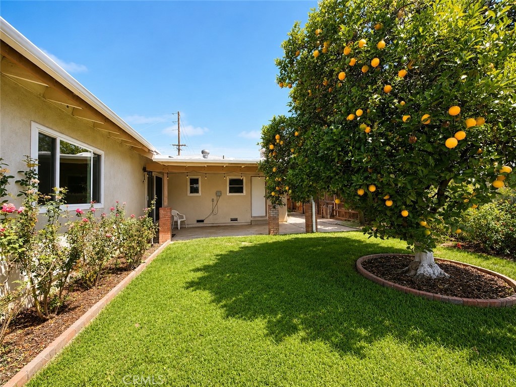 302 S San Mateo Street
