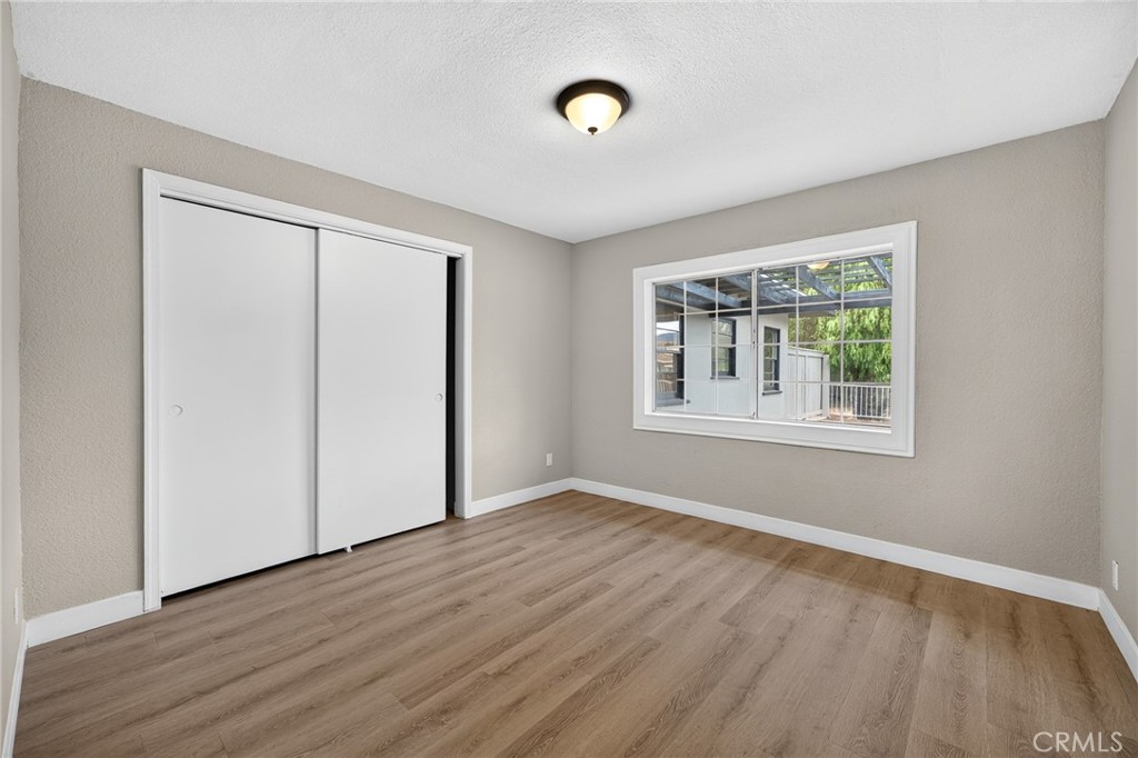2050 E Oakland