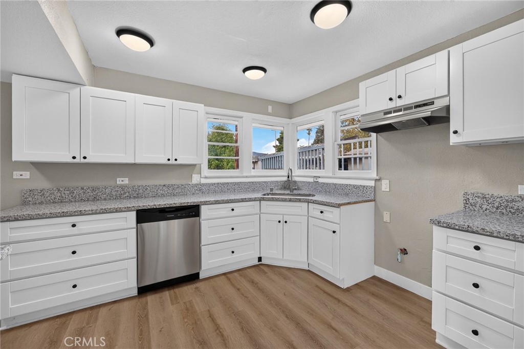 2050 E Oakland