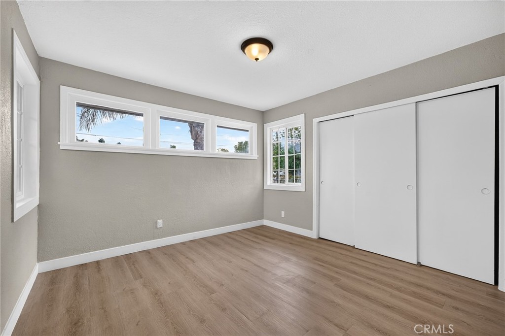 2050 E Oakland
