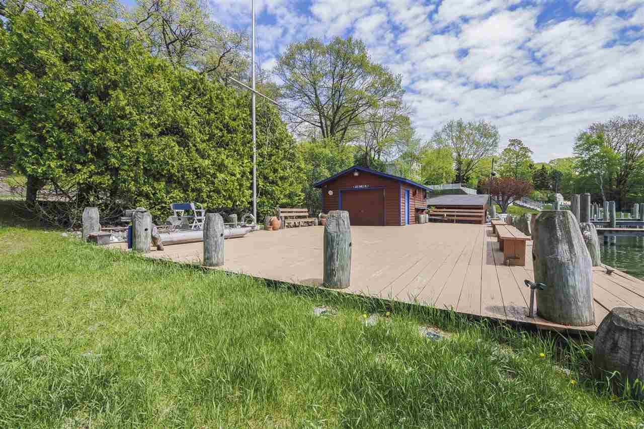 306 E Dixon Avenue