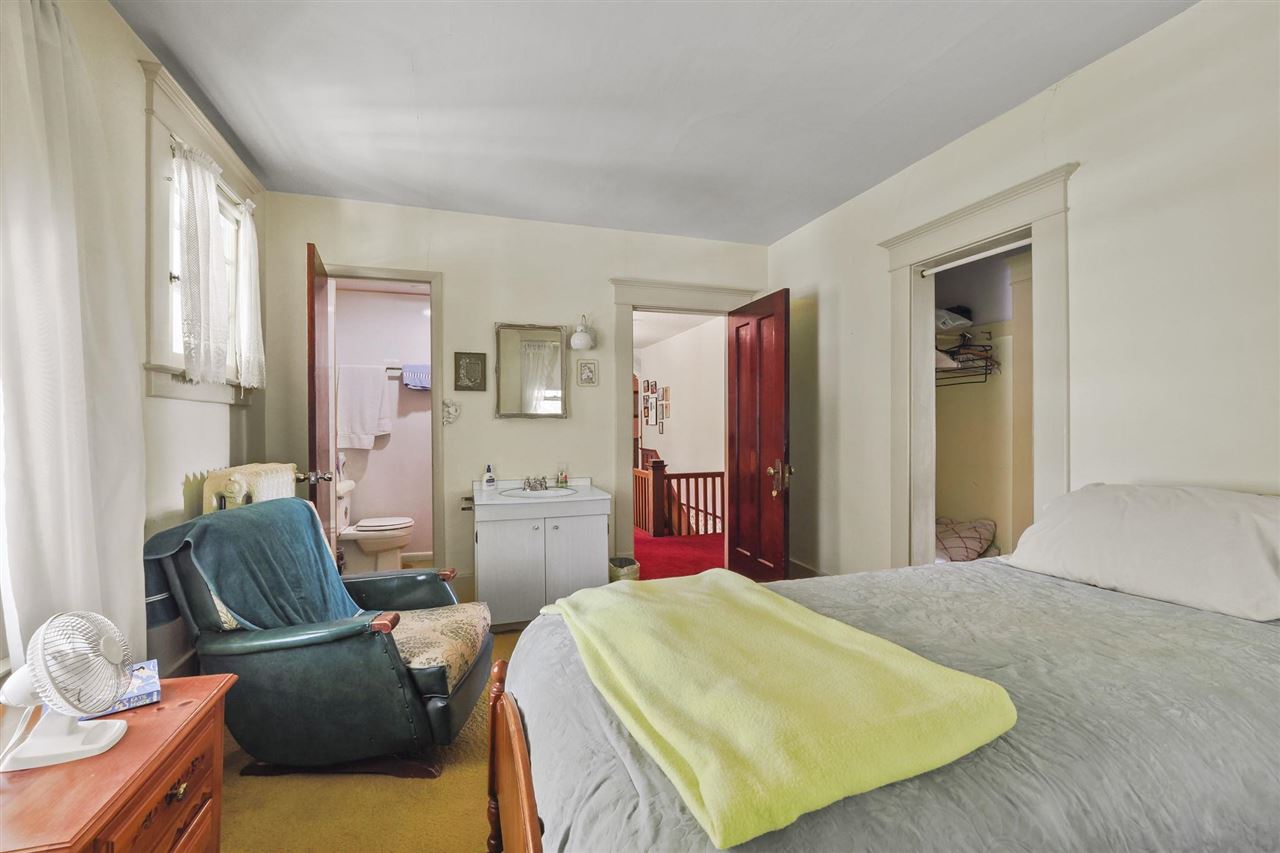 306 E Dixon Avenue