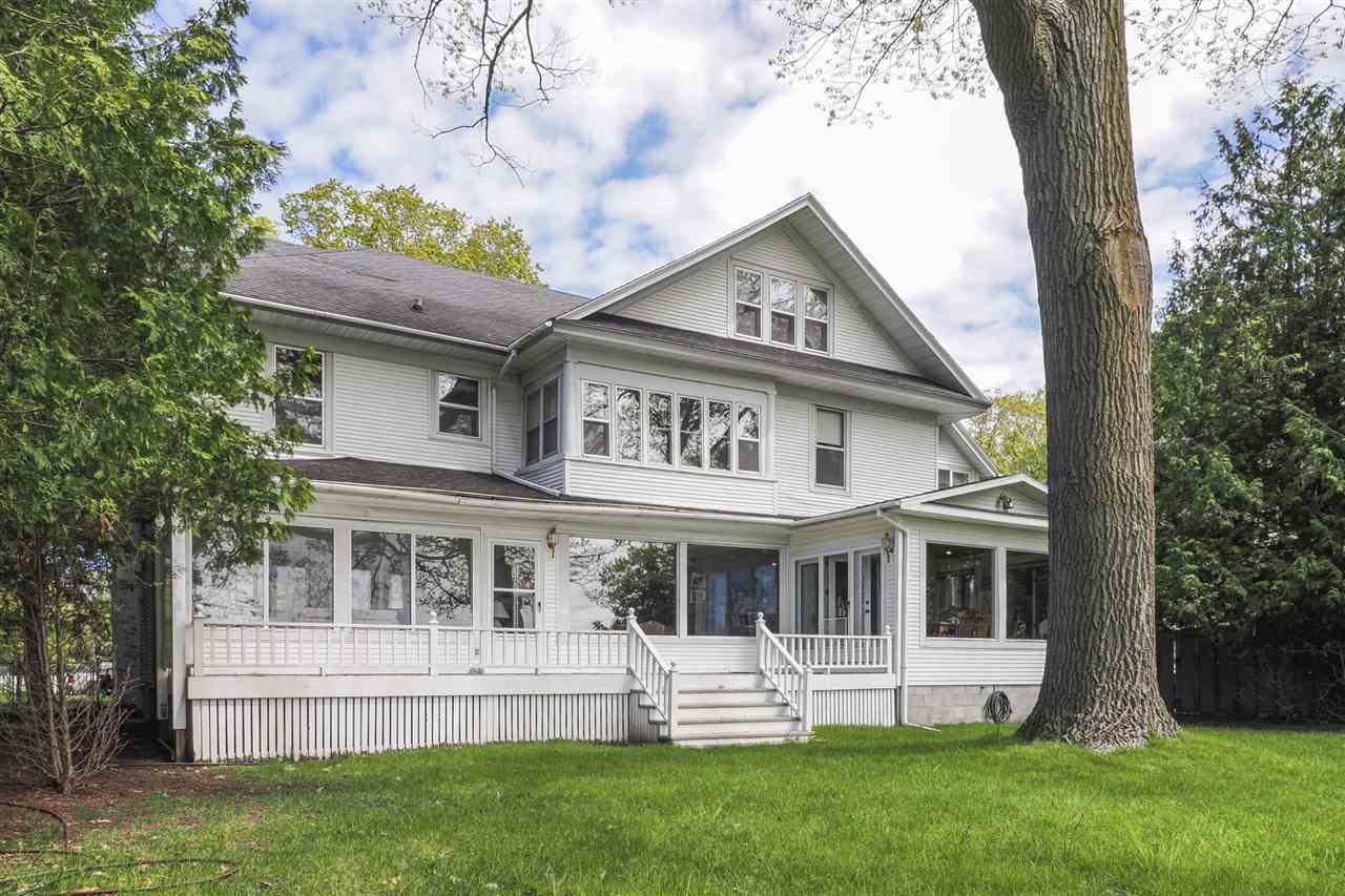 306 E Dixon Avenue