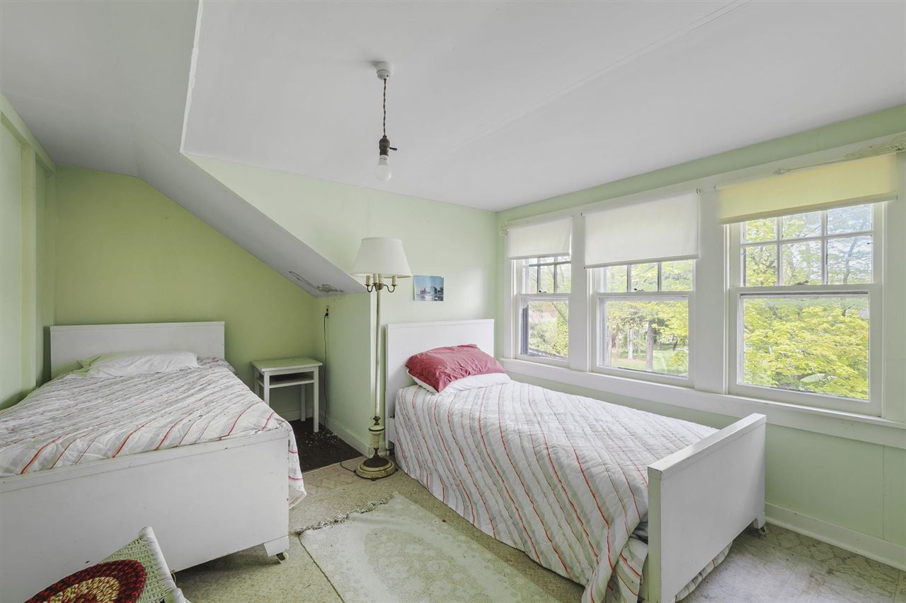 306 E Dixon Avenue