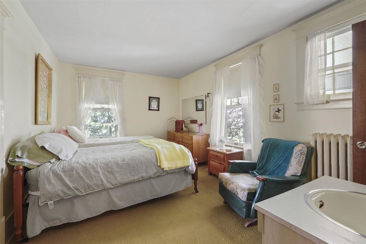 306 E Dixon Avenue