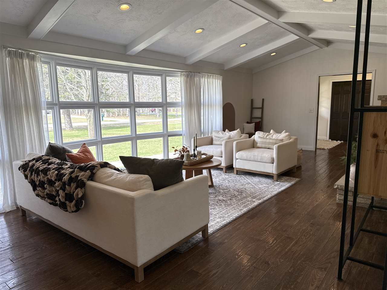 385 S Estates Drive