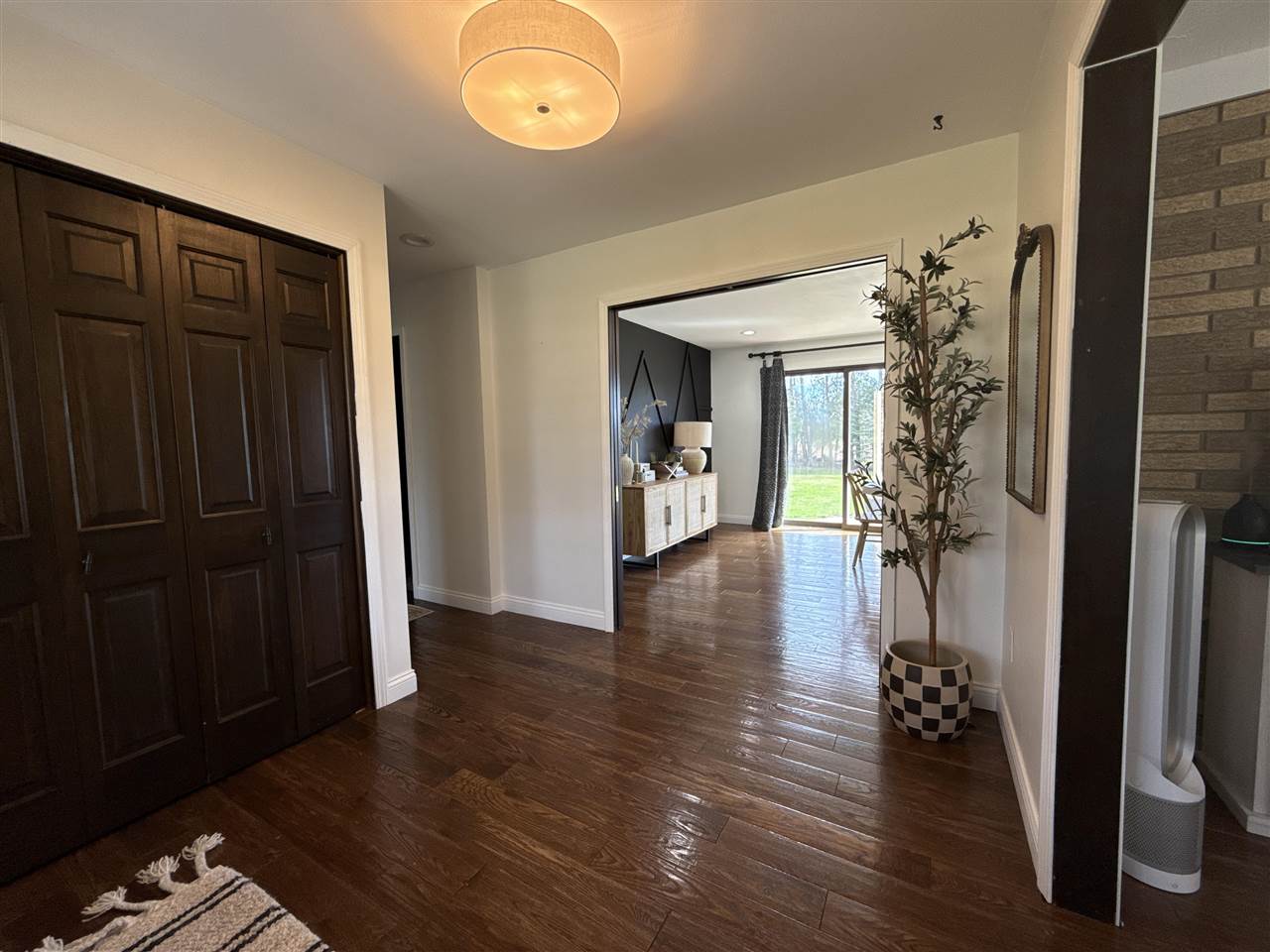 385 S Estates Drive
