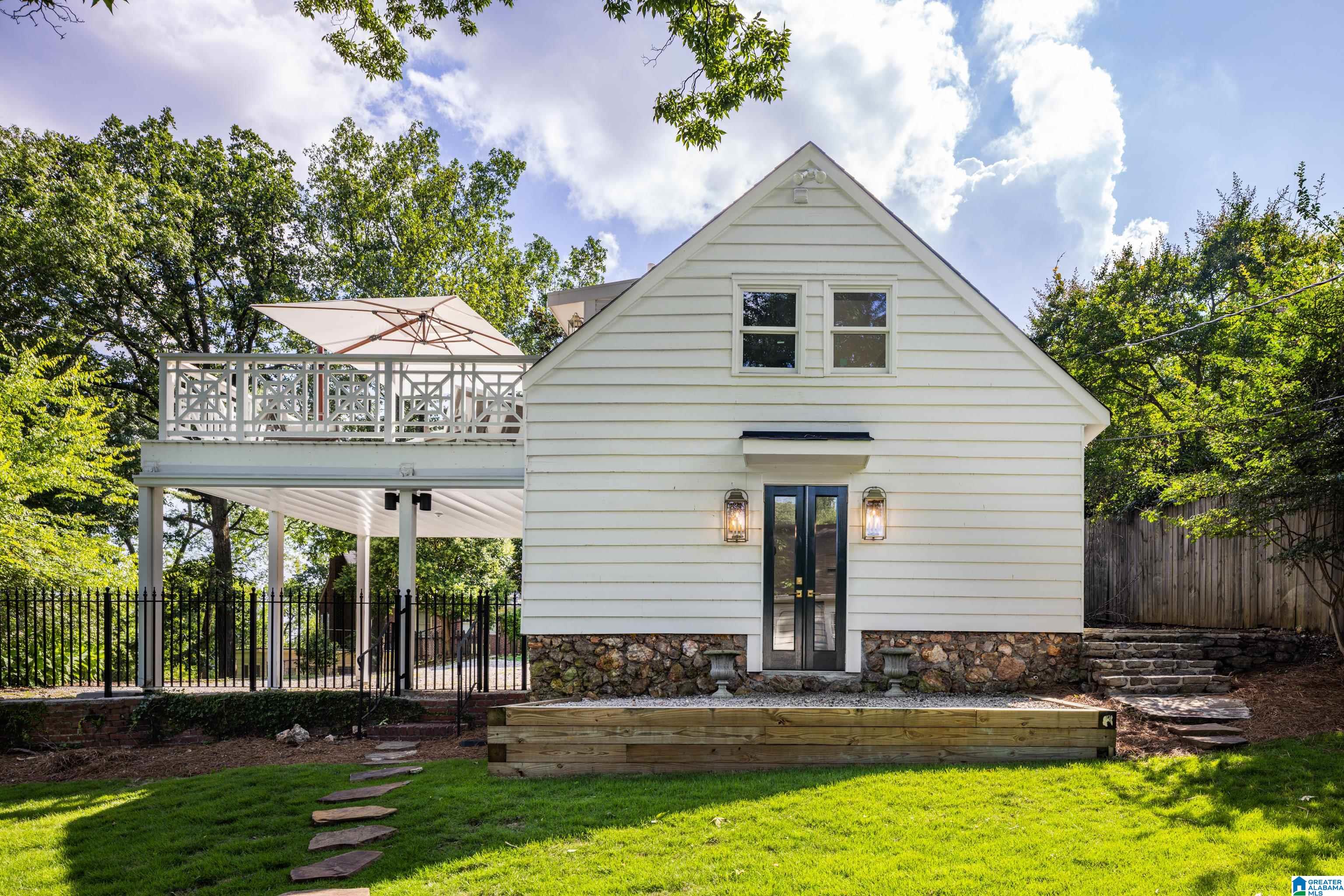 1612 LANARK PLACE