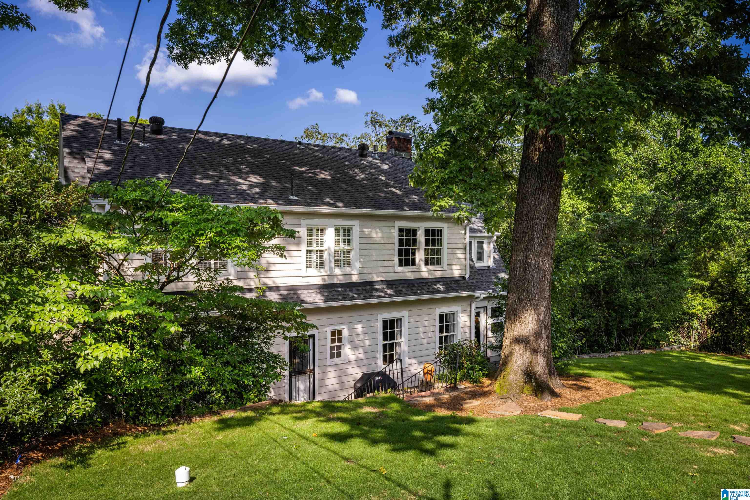 1612 LANARK PLACE
