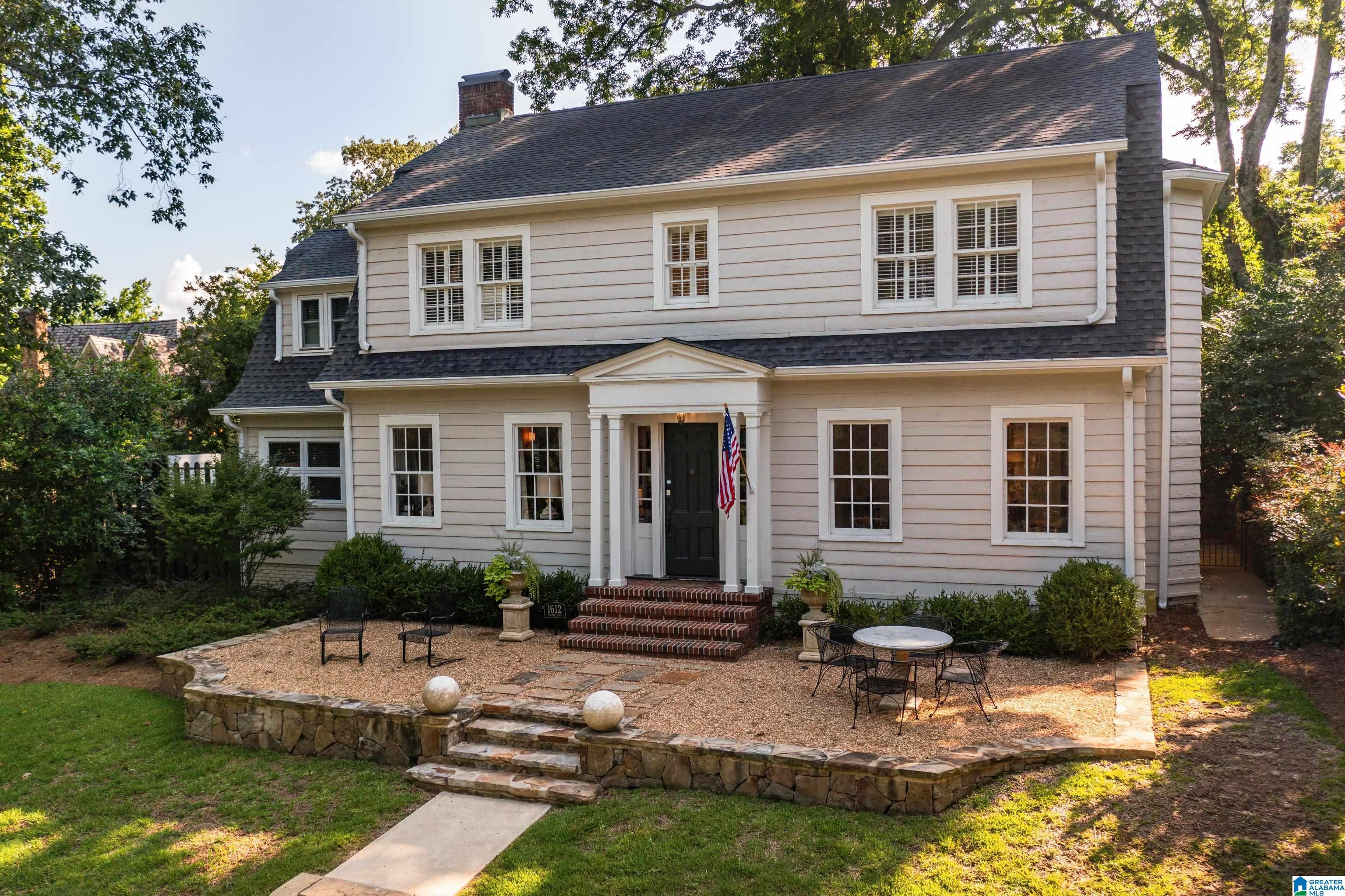 1612 LANARK PLACE