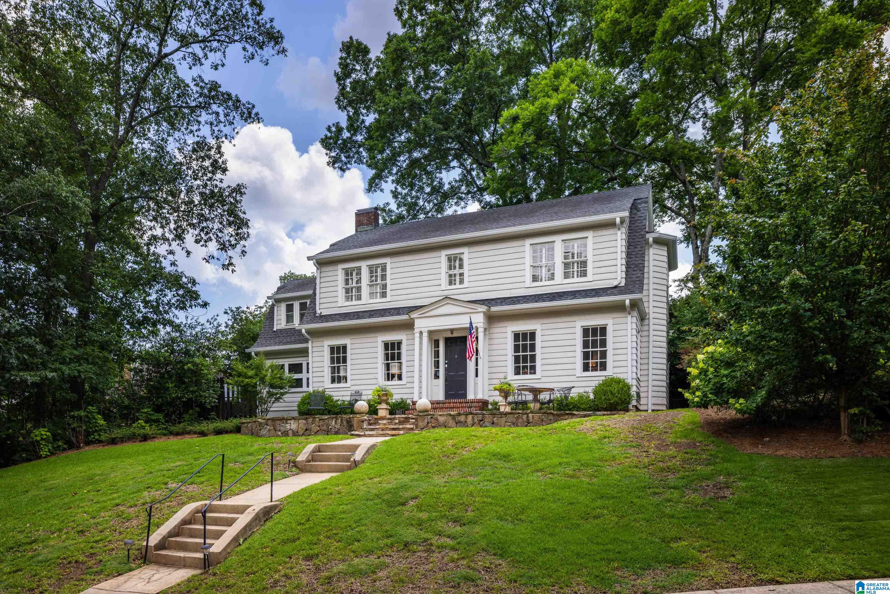 1612 LANARK PLACE