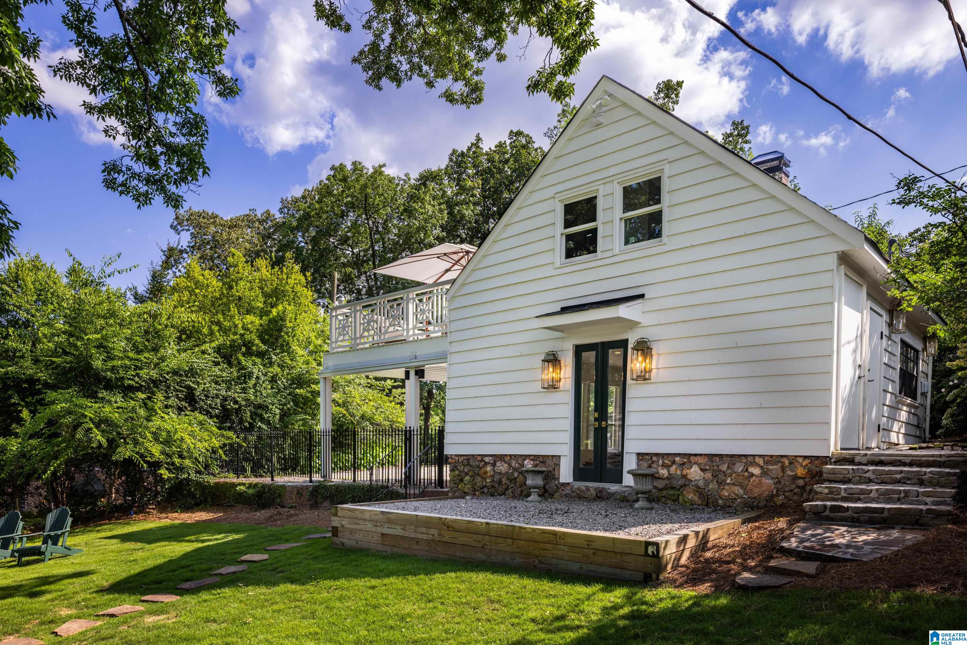 1612 LANARK PLACE