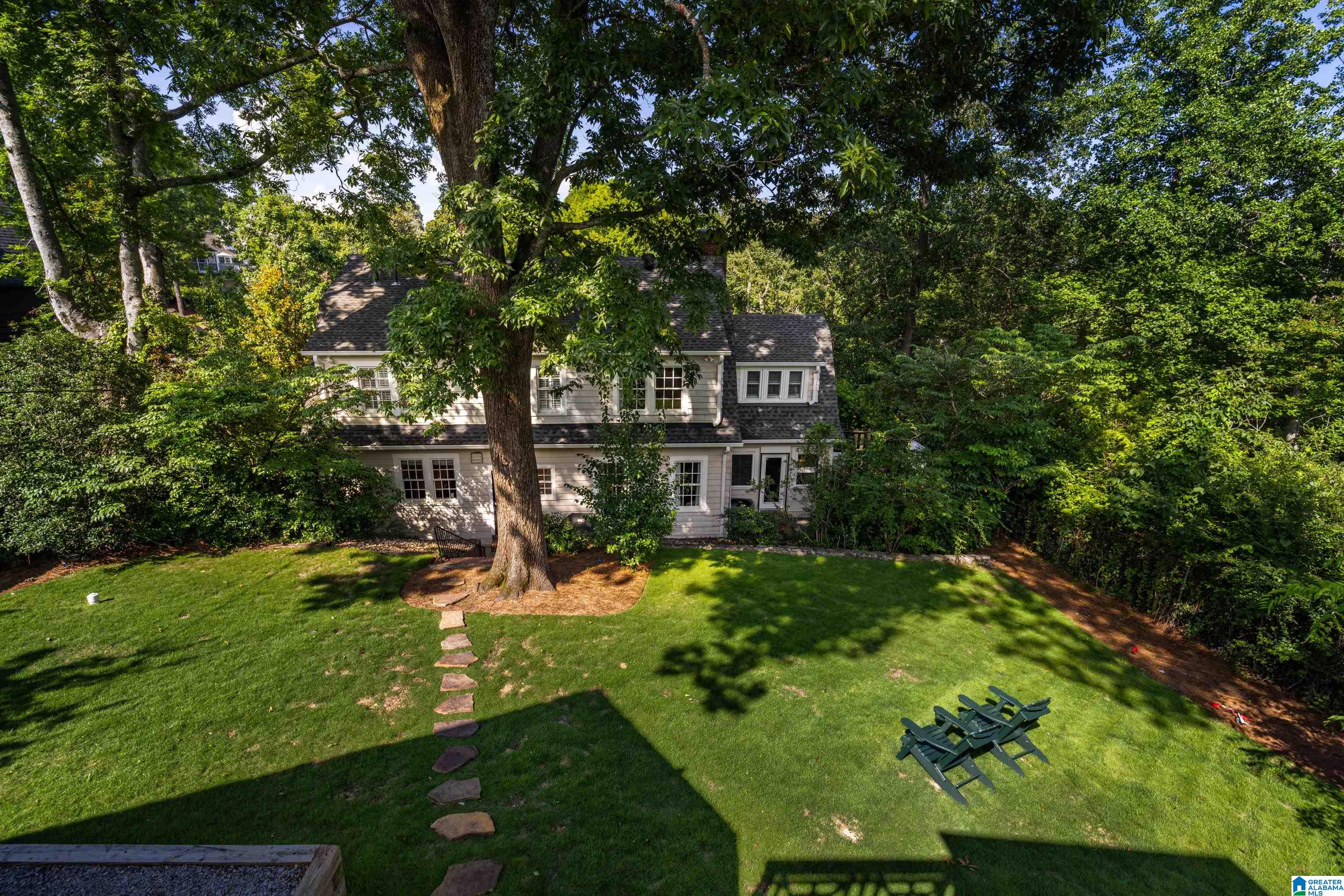 1612 LANARK PLACE