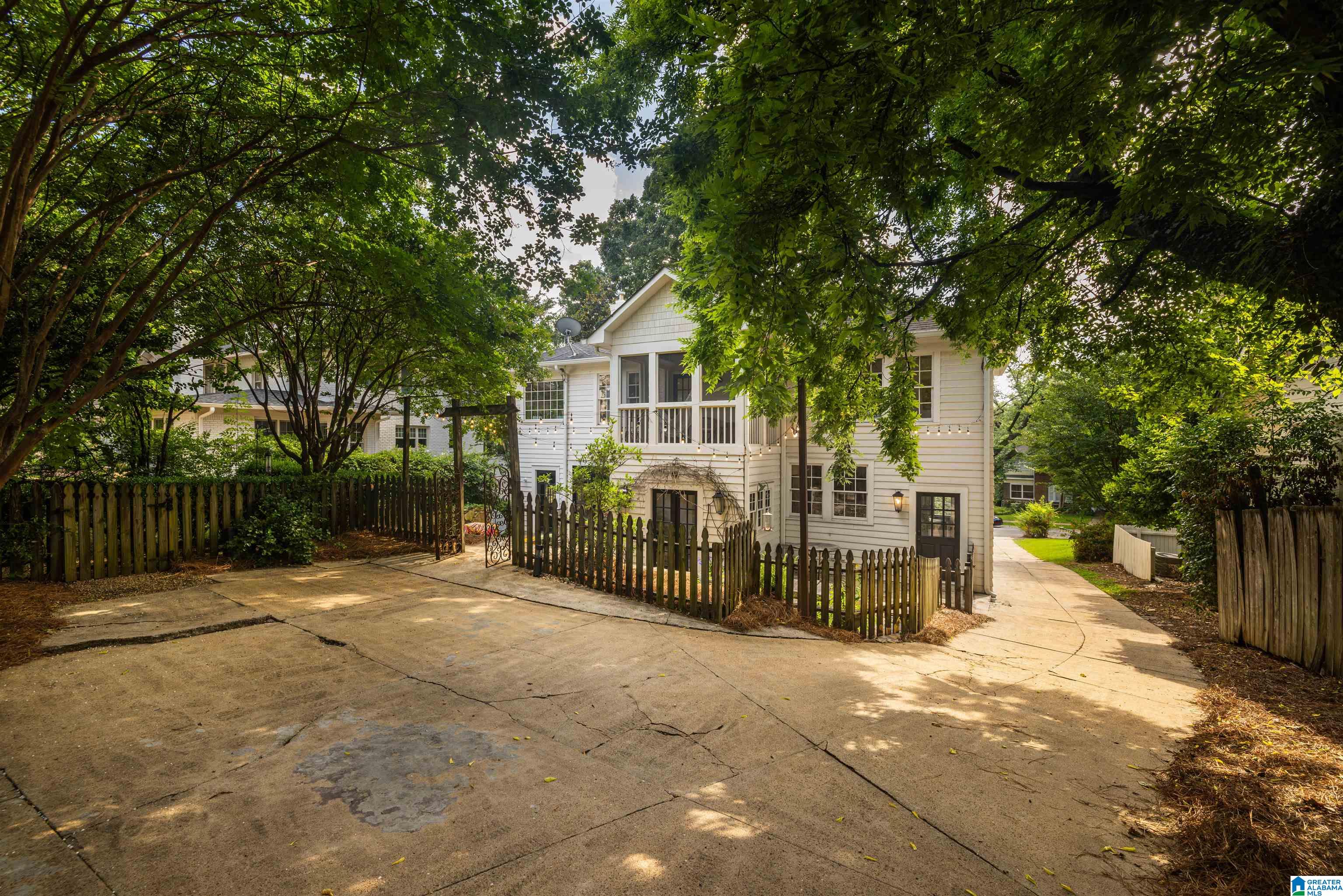 925 CONROY ROAD