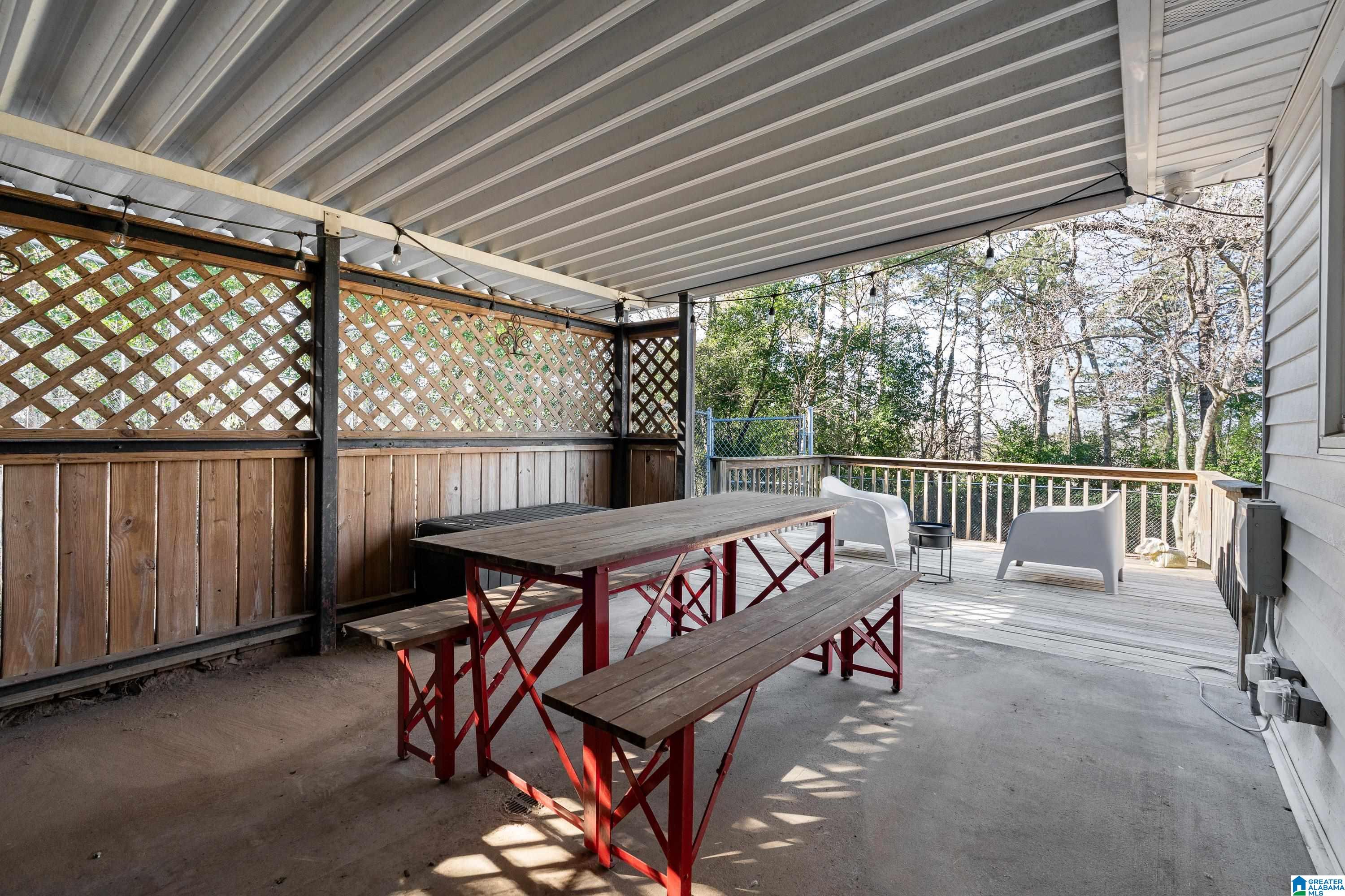 669 RIDGE TOP CIRCLE