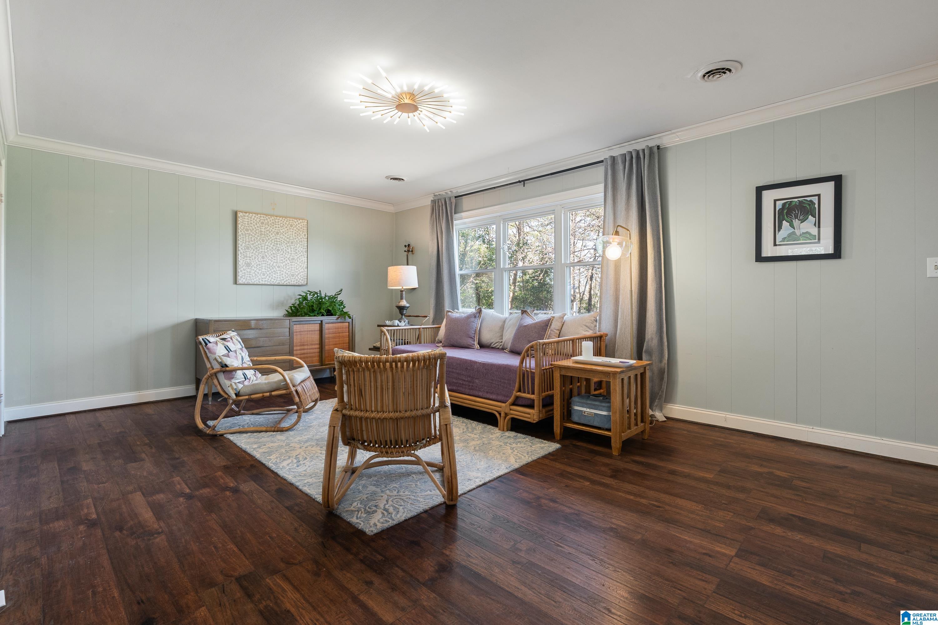 669 RIDGE TOP CIRCLE