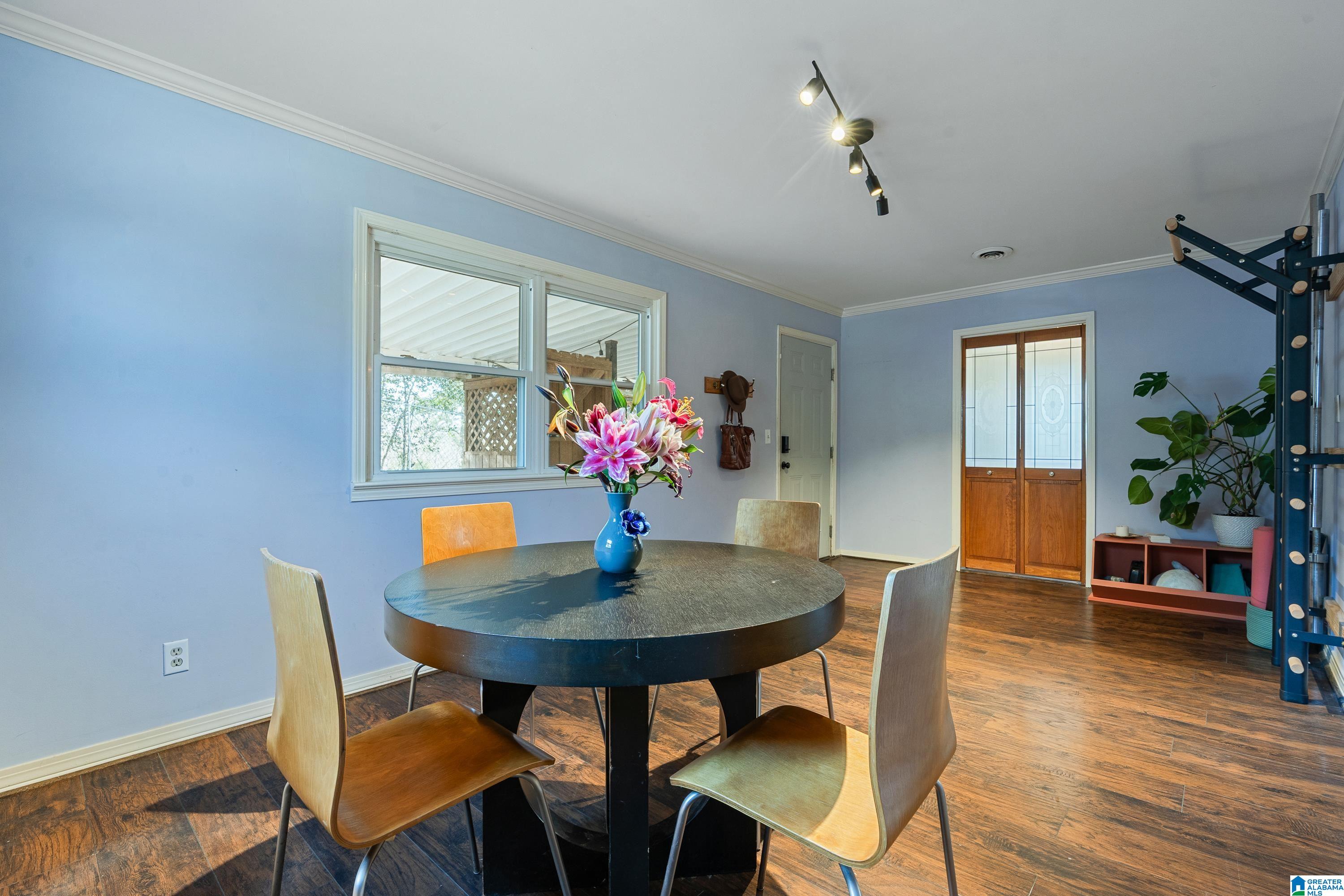 669 RIDGE TOP CIRCLE