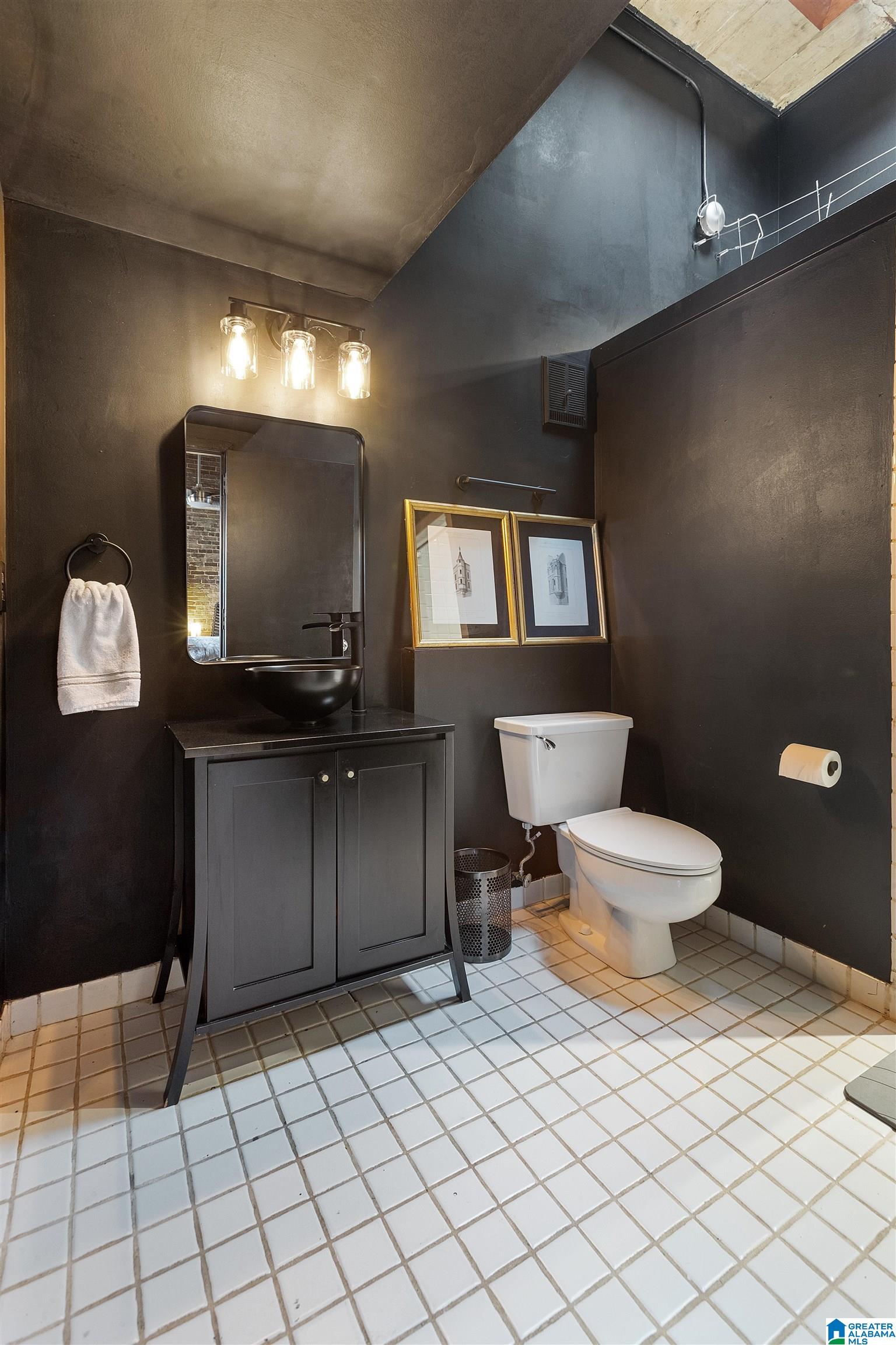 2327 MORRIS AVENUE Unit: 3A