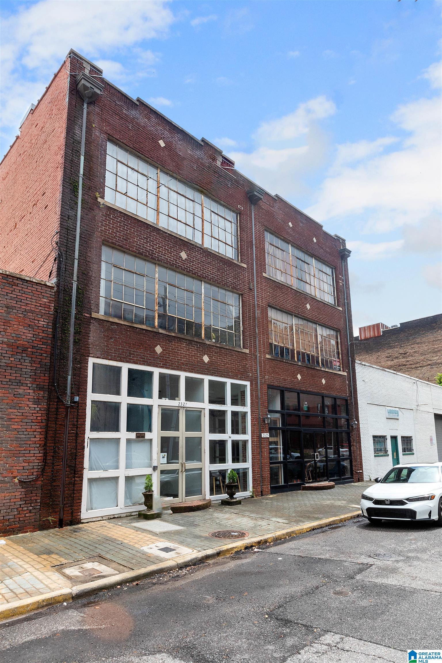 2327 MORRIS AVENUE Unit: 3A