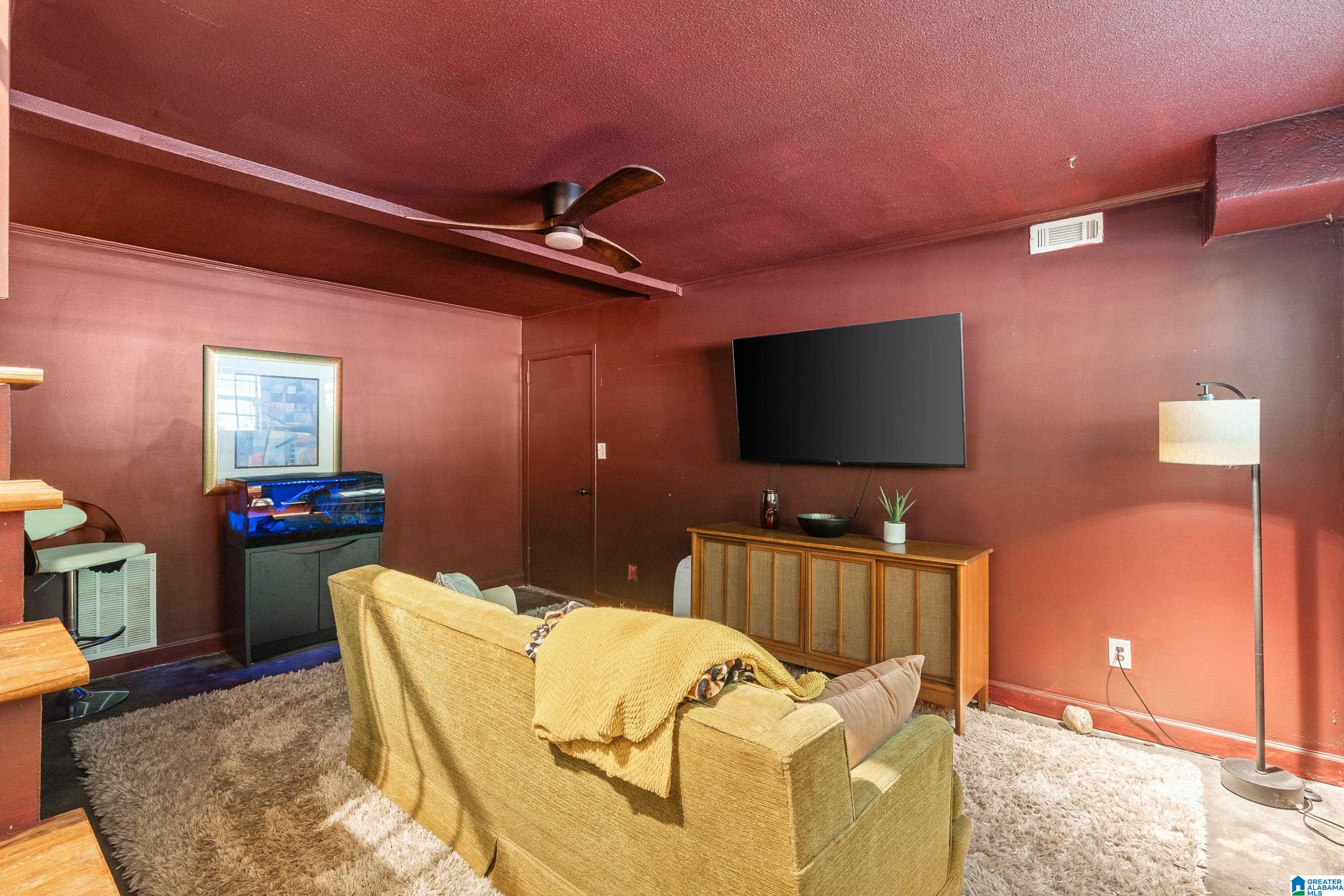 532 CONWAY LANE