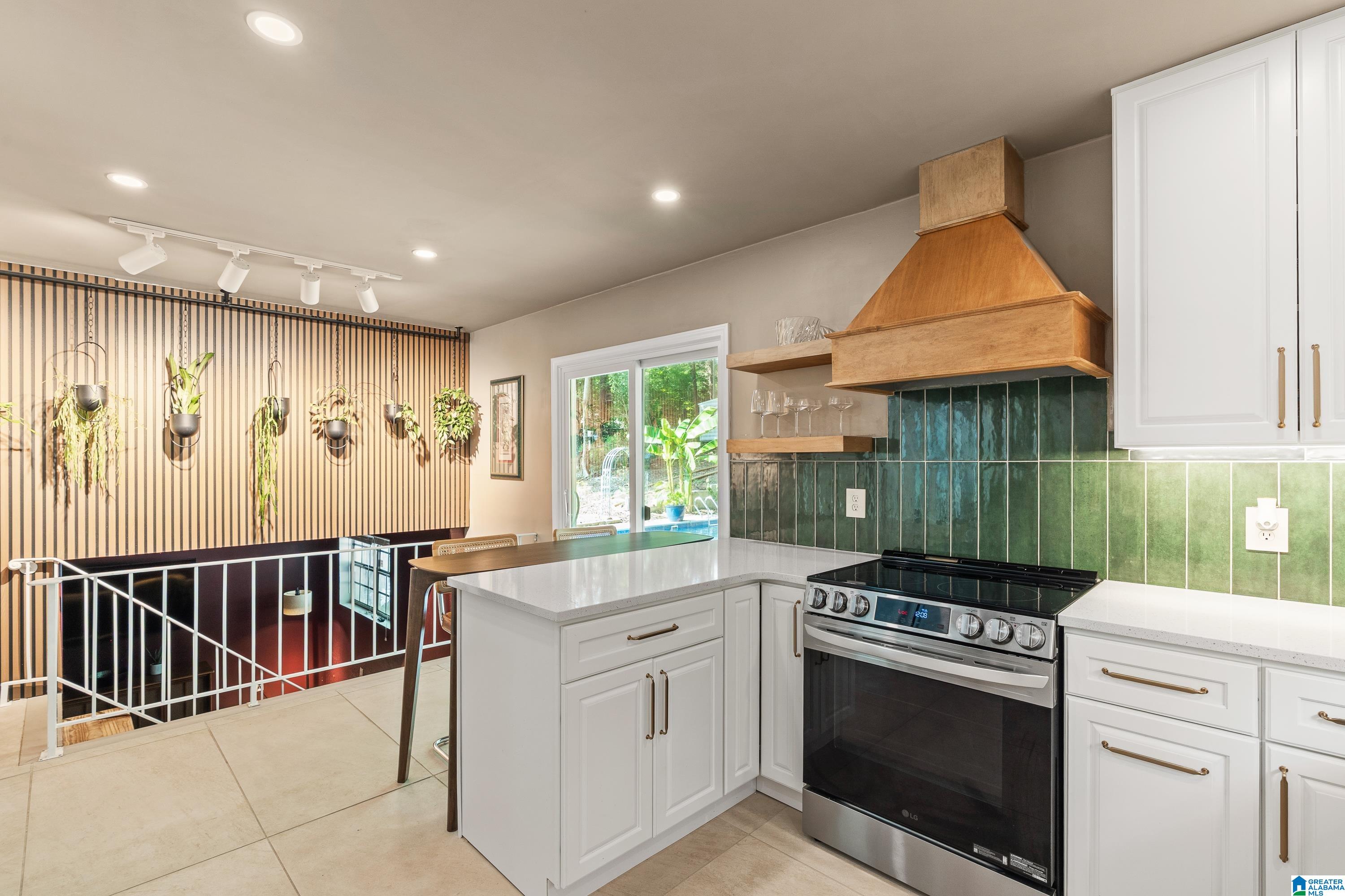 532 CONWAY LANE