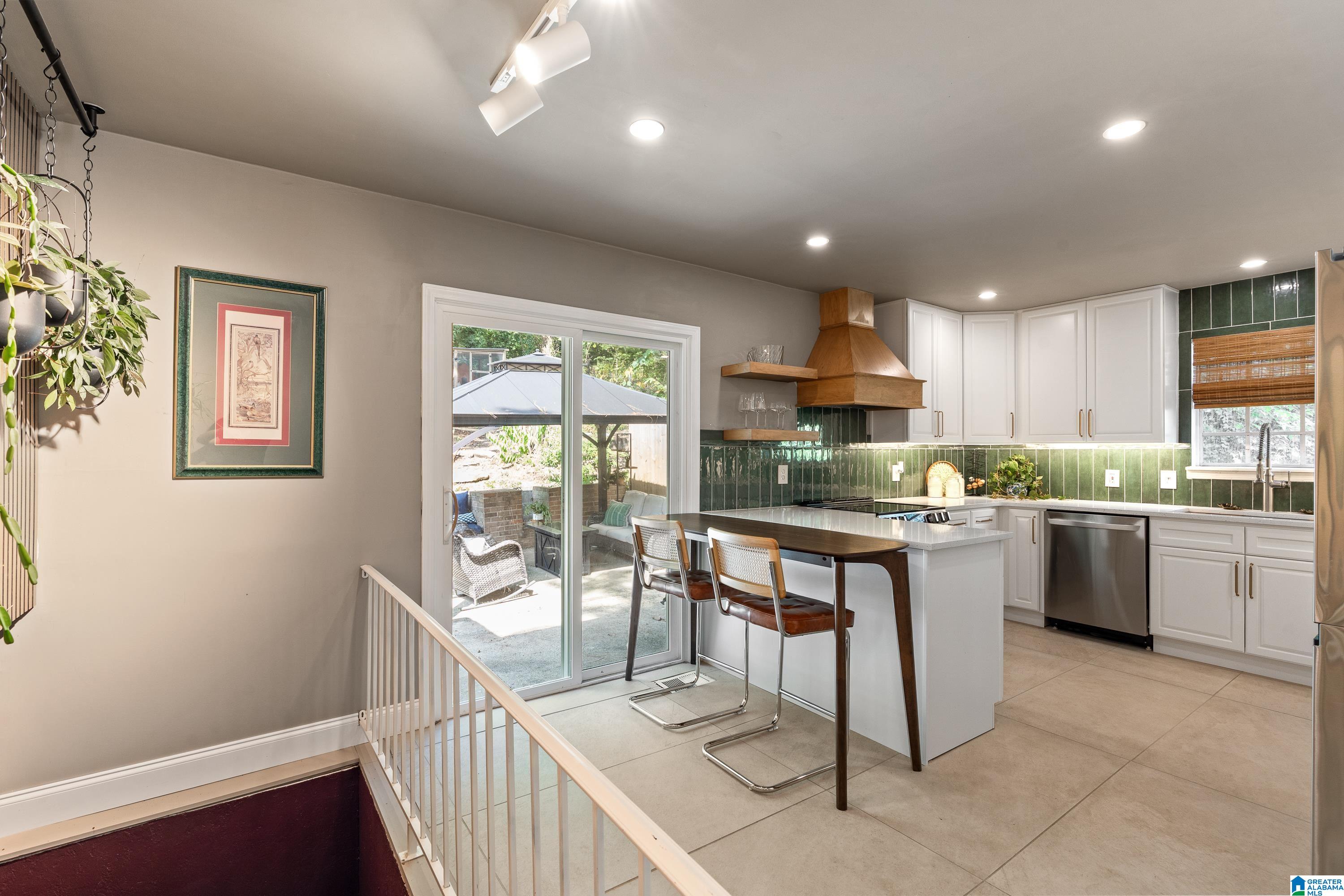 532 CONWAY LANE