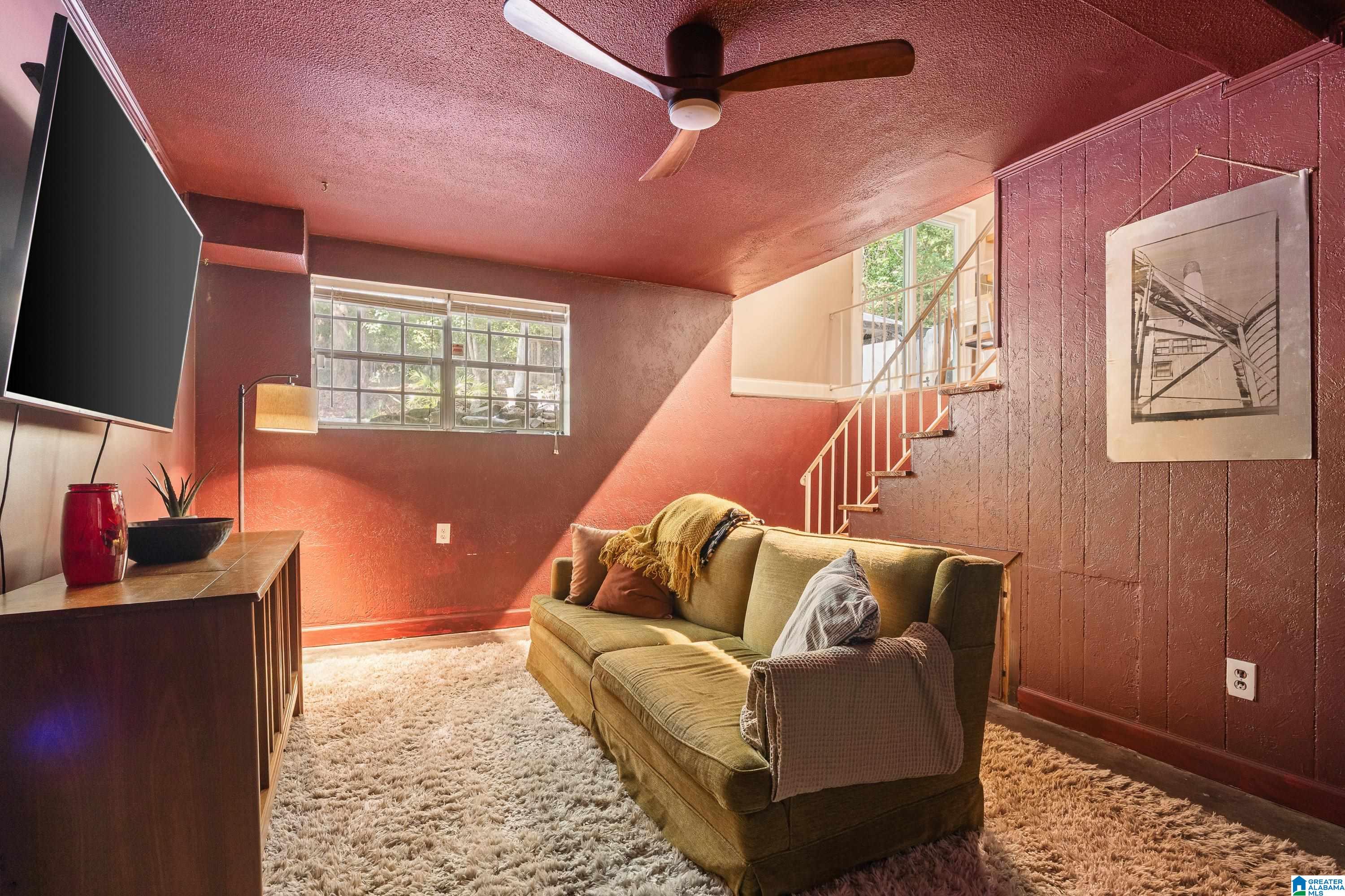 532 CONWAY LANE