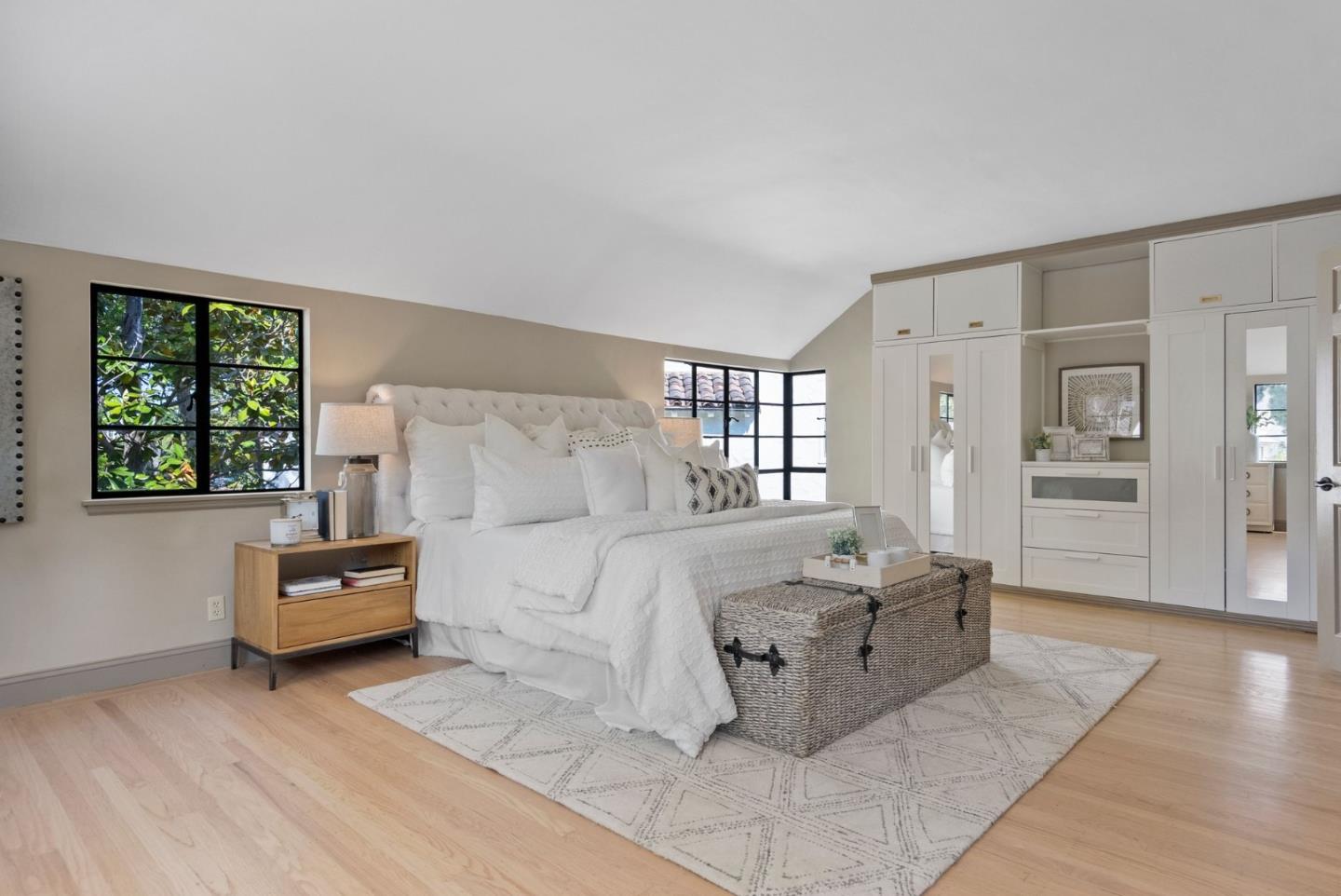 281 W 3rd AVE