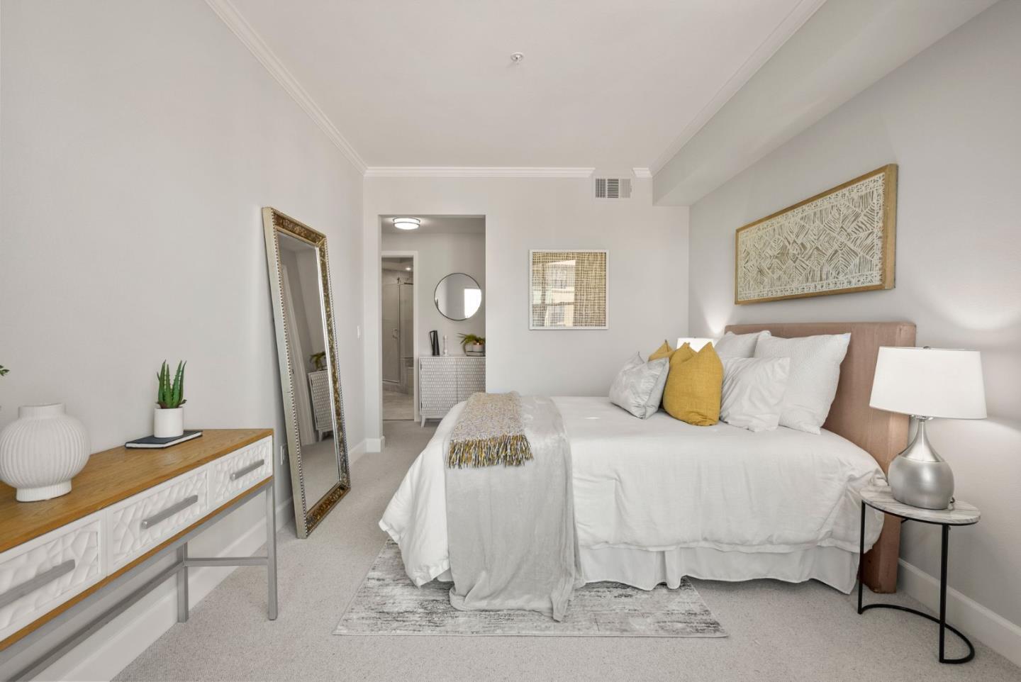 1001 Laurel ST 306