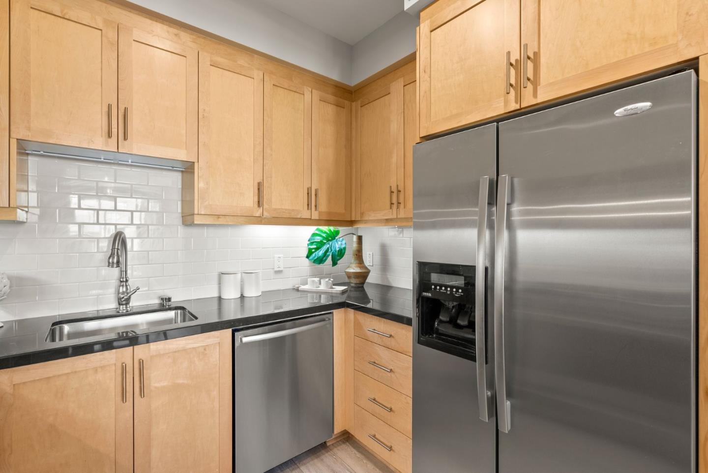 1001 Laurel ST 306
