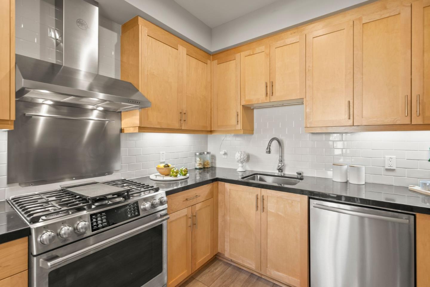 1001 Laurel ST 306